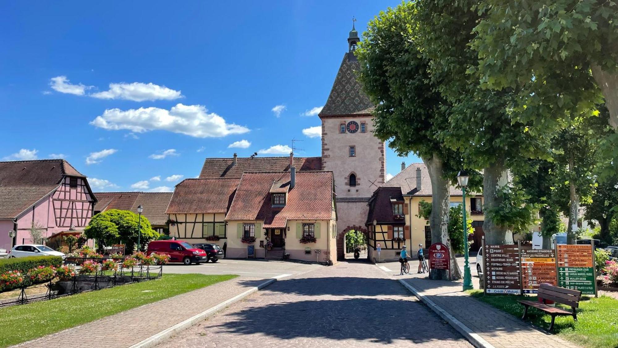 Appartements Duplex 3 Et 4 Personnes - Climatisation - Village Elu Parmi Les "Plus Beaux Villages De France" - Route Des Vins - Centre Alsace Bergheim Exterior foto